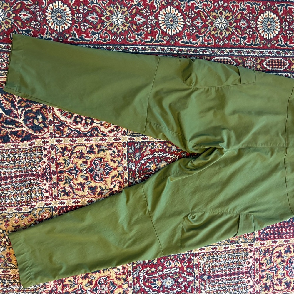 Nike Tech Essentials Woven Unlined Utility Pants in green, size 34 x 28, EUC - Picture 6 of 7